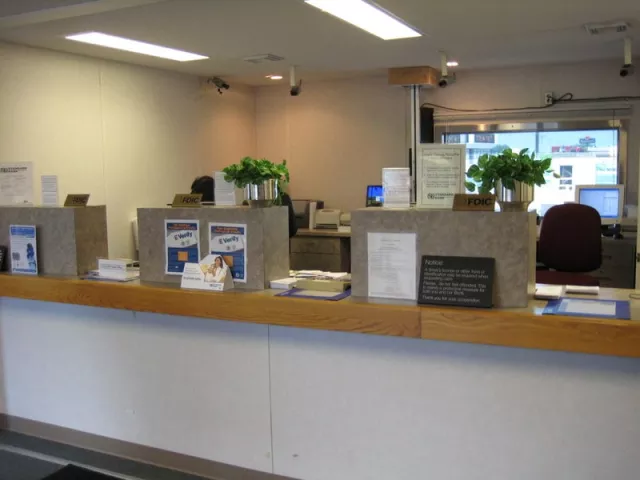 Teller station in mobile banking recovery unit