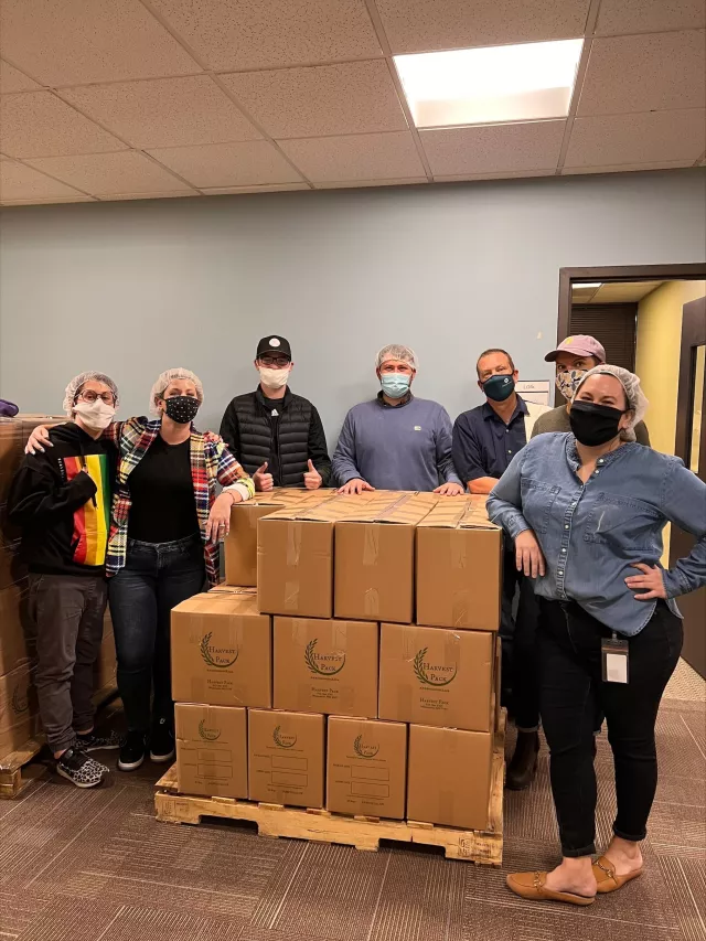 Team packs meals